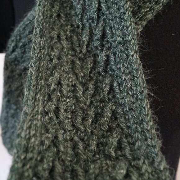 Matching Green Scarf, Hat and Mittens Set - Handmade - Picture 3 of 5